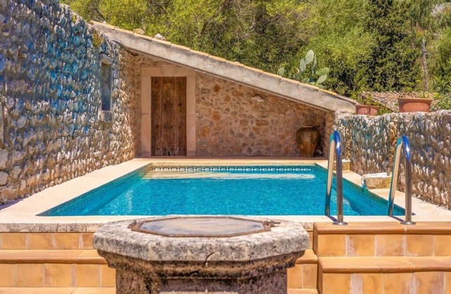 Beautiful 4-bedroom villa, with swimming pool and barbecue