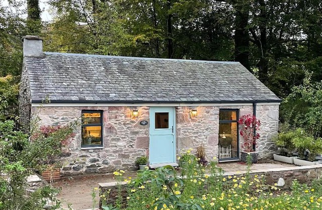 Charming stone Bothy at Loch Lomond