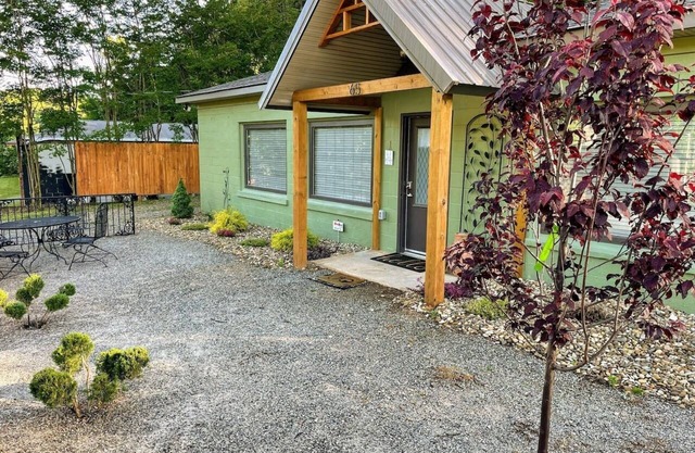 Charming Studio Getaway Near TIEC, Tryon & Landrum
