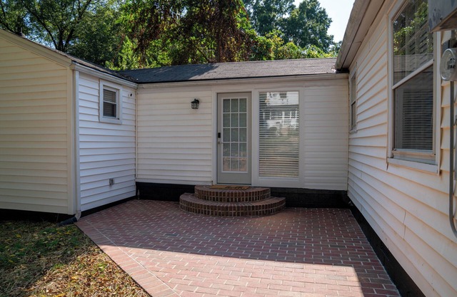 Charming studio in fabulous Winston-Salem with AC, WiFi