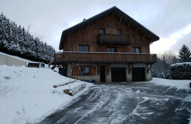 Charmant studio dans maison individuelle avec entrée indépendante