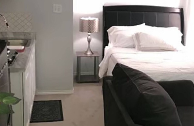 Charming studio in peaceful Plano with AC