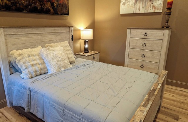 Charming studio in quaint Clovis with AC, Unit 2