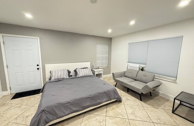 Charming studio with WiFi and AC in welcoming Port St. Lucie