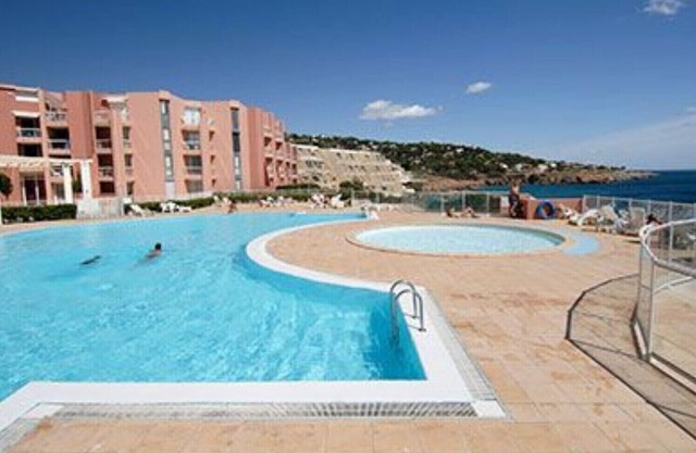 Charmant studio avec piscine et vue sur mer pour 4 personnes en Rez de Jardin