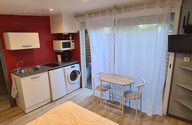 Studio Charmant avec Terrasse Privée au Calme - Évasion Urbaine Assurée !