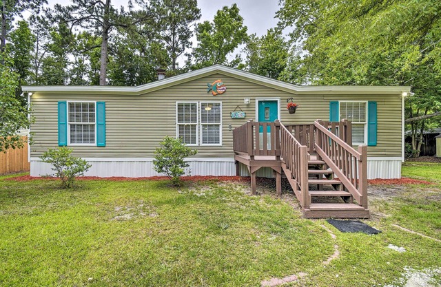 Charming Supply Home < 2 Mi to Holden Beach!