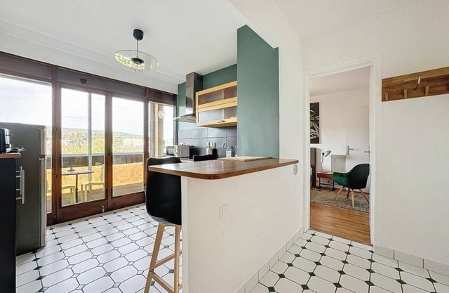 Charmant T2 avec Balcon et Garage