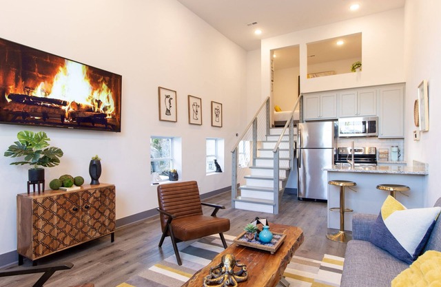 Charming Tiny House W/ Free Parking