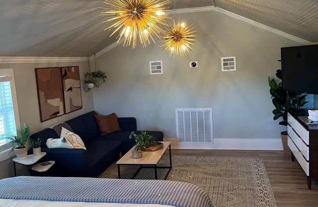 Charming Townhouse in Lafayette