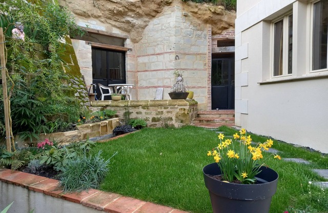 Charmant gîte troglodyte