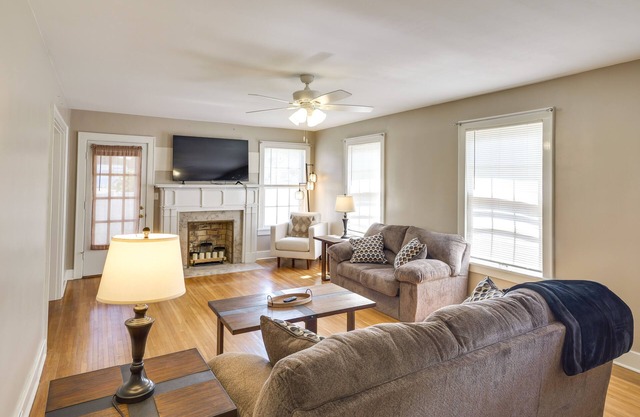 Charming Tullahoma Stay w/ Great Walkable Location