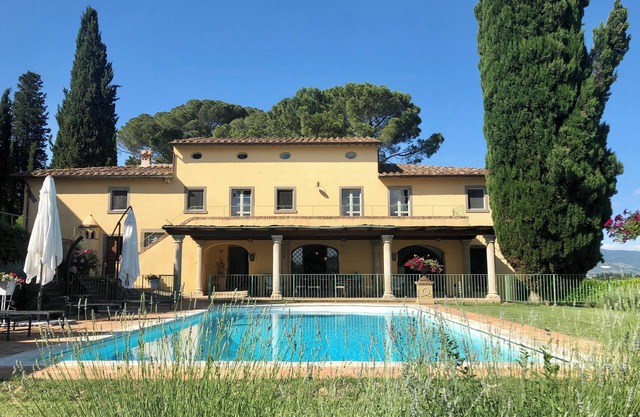 Charmante Villa Toscane avec Vue Imprenable et Piscine Privée