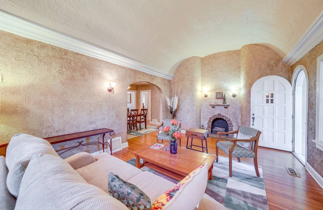 Charming Tusla Home ~ Half-Mi to Expo Square!