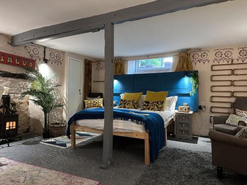 Charming two-bedroom apartment, One Drake Road, Tavistock