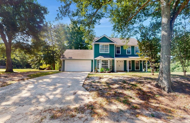 Charming Two Story home w/ Gulf Views, Pier & Boat Ramp within walking distance