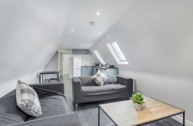 Charming Urban 2-Bedroom Retreat