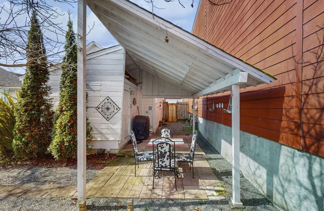 Charmant joyau victorien avec plafonds de 11 pieds, terrasse meublée et barbecue à gaz privé