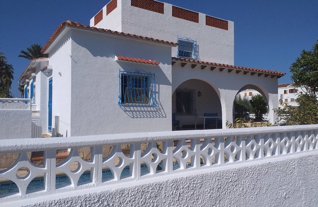 Charmante villa, à 100m de la mer, piscine privée, calme