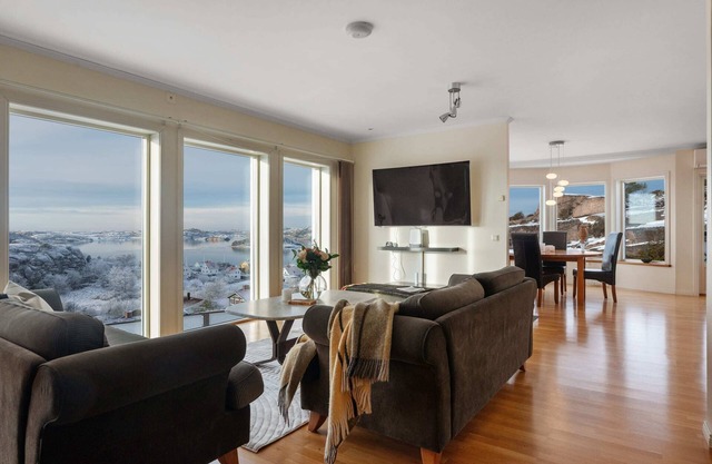 1. Huset H - Trois Chambres Villa, Couchages 6