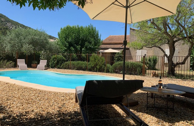 Villa de charme sur un jardin de 1000 m², piscine privée, Avignon, Luberon