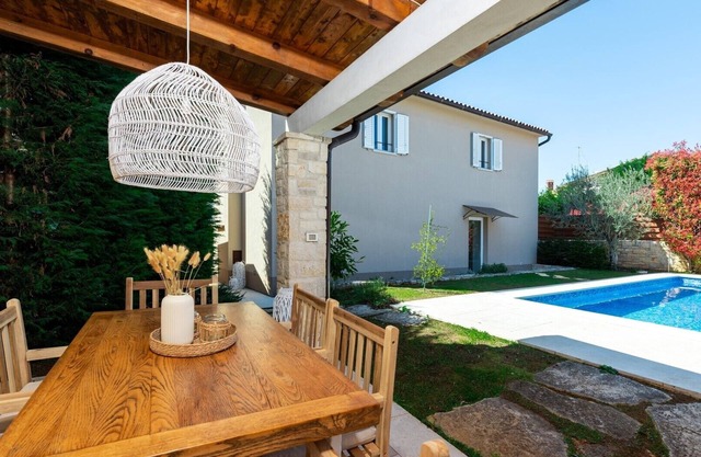 Charming Villa ViN with swimming pool