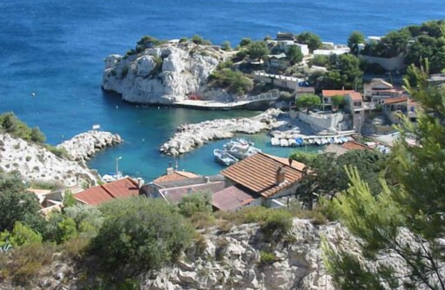 villa de charme avec piscine entre mer et colline