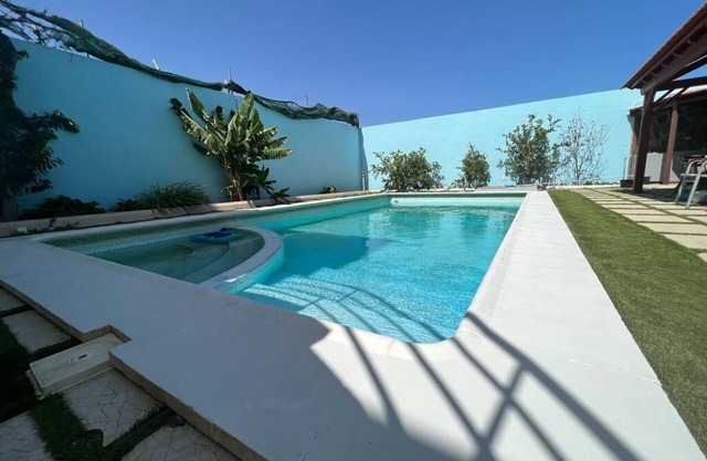 Charming Villa With Pool- 5min to the beach