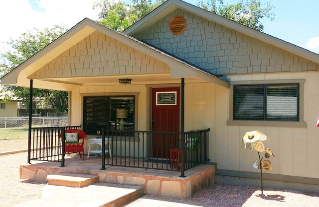 A Charming Vintage Cottage - distance de marche de la vieille ville Cottonwood