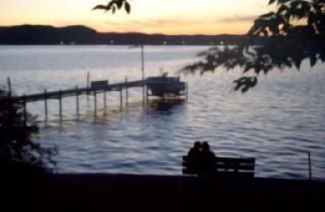 Charmant chalet au bord de l'eau sur le lac Macatawa