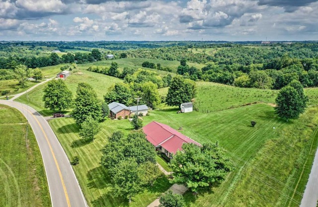 Charming Williamstown Retreat with Private Yard