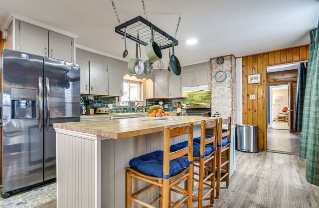 Charming Wilton Vacation Rental w/ Fire Pit