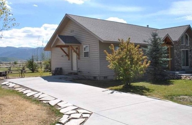 Charming 1 bedroom with Teton Views!