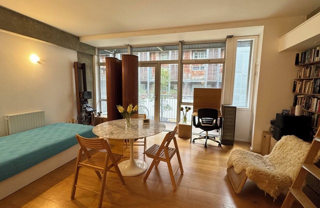 Charmingly Trendy 1BD Flat, near Regents Canal