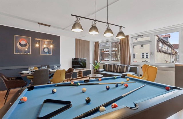 Charysma: Billiard loft | pedestrian zone | bedroom with smart TV | parking lot