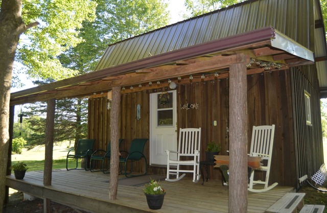 CHASIN' MEMORIES, Cozy, rustic cabin. Close to many boating and fishing lakes.