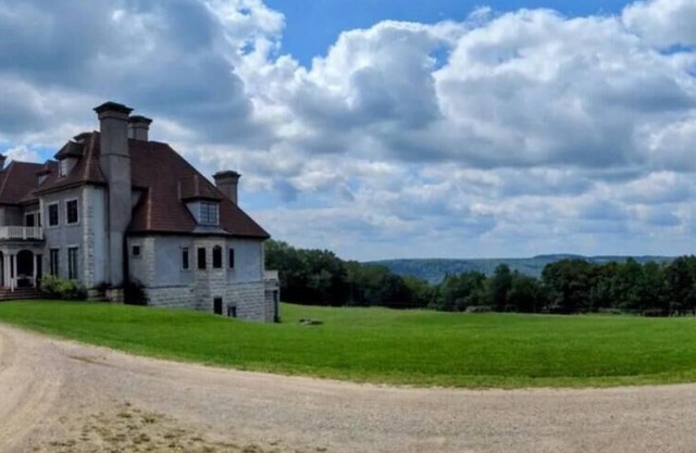 Chateau Cheval- La Maison