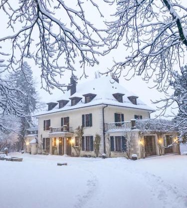 Chateau d 'Echenevex, Geneva