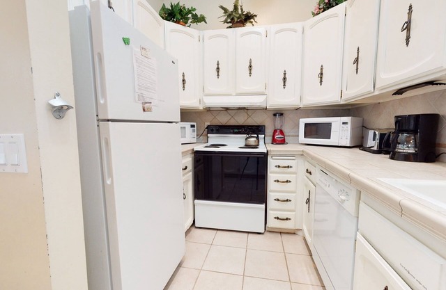 Chateau de Montagne 29 Updated and Spacious with Private Washer Dryer, On The Shuttle Route by RedAwning