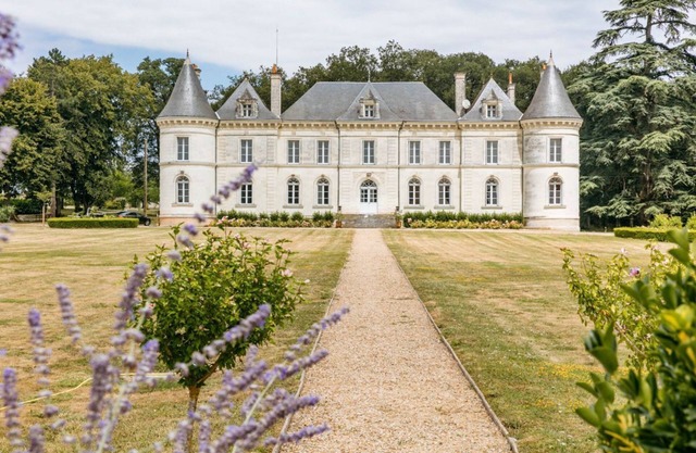 Chateau Des Lanternes