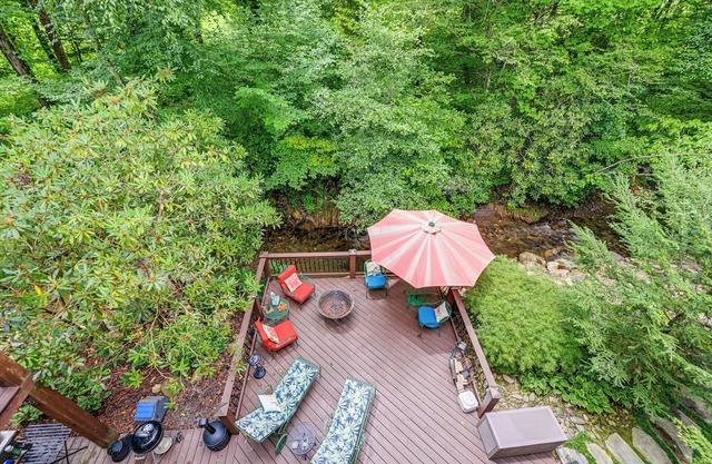 'Chateau on Compass Creek' Hayesville Apartment!