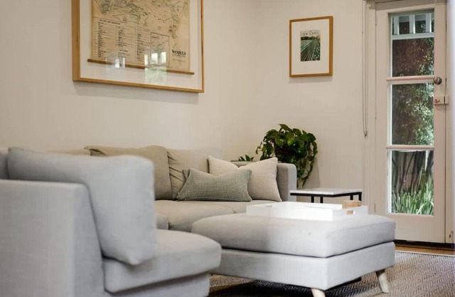 'Chateau York' - Relaxed Prahran Family Home