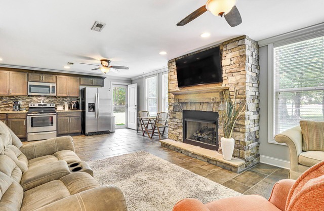 Chattanooga House w/ Grill: 12 Mi to Downtown!