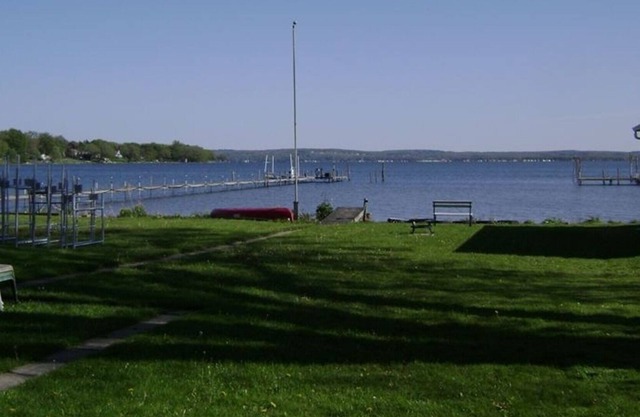Chautauqua Lakefront Cottage avec Embarcadère