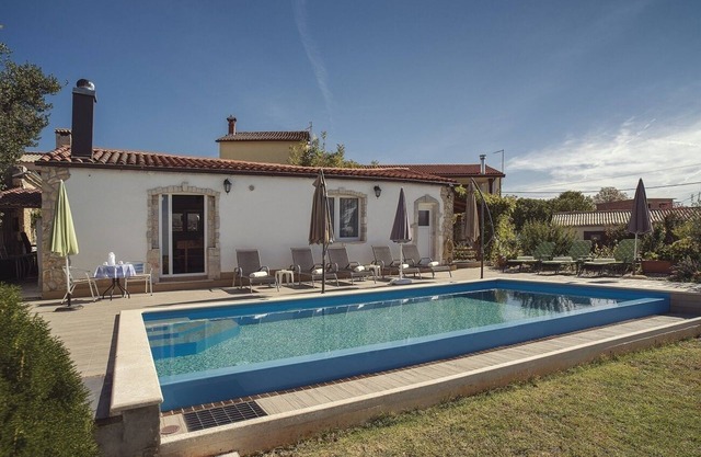 Appartement de vacances bon marché et agréable avec piscine