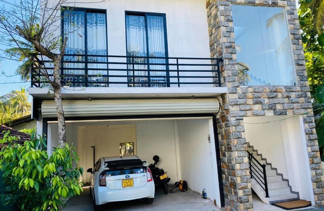 Check -in & out - Colombo