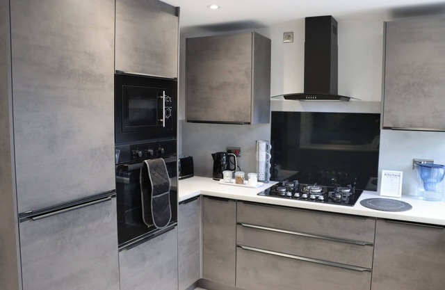 Comfy Home - Sleeps 7 - Families/contractors