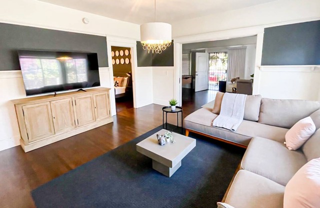 Cheerful 2-bedroom home