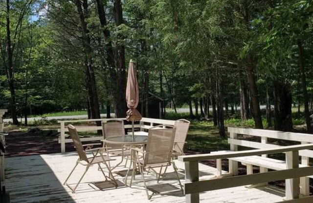 Cozy Bungalow! 5 Min Walk To Beach!