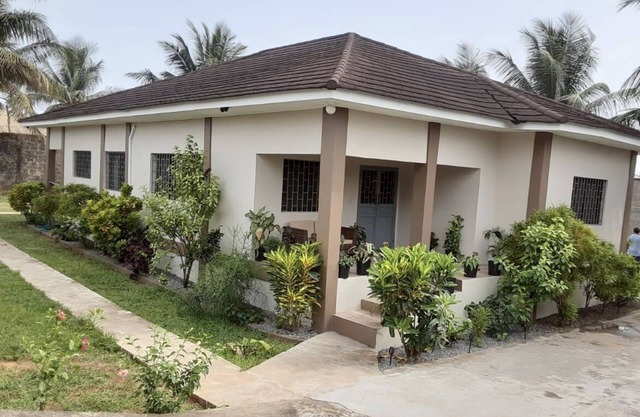 Cheerful 2-bedroom luxury home with gazebo